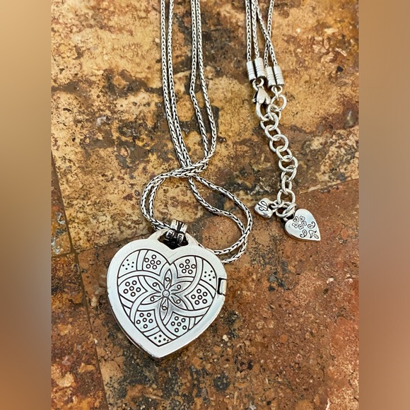 Brighton Floral Heart Locket 30 inches length🩷🌷 - Picture 7 of 9